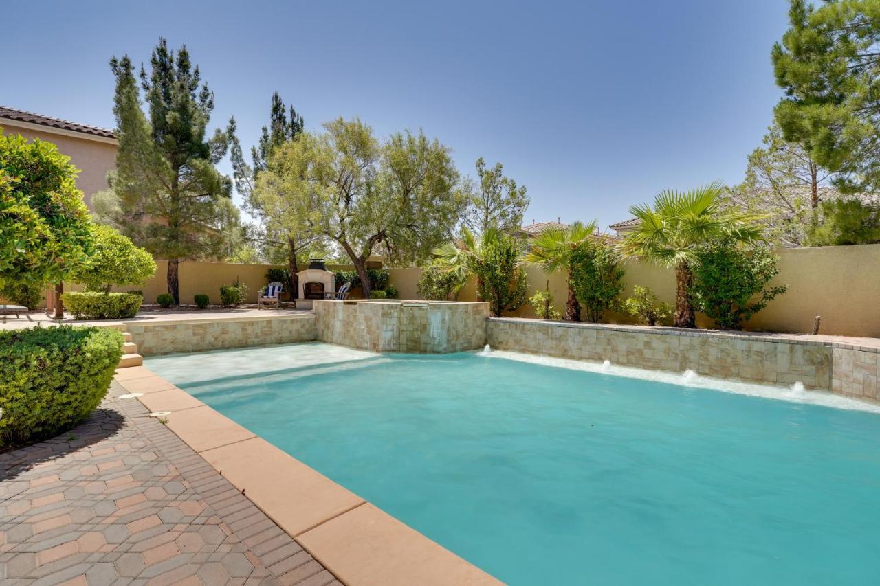 Elegant Las Vegas Home With Pool And Putting Green! エクステリア 写真