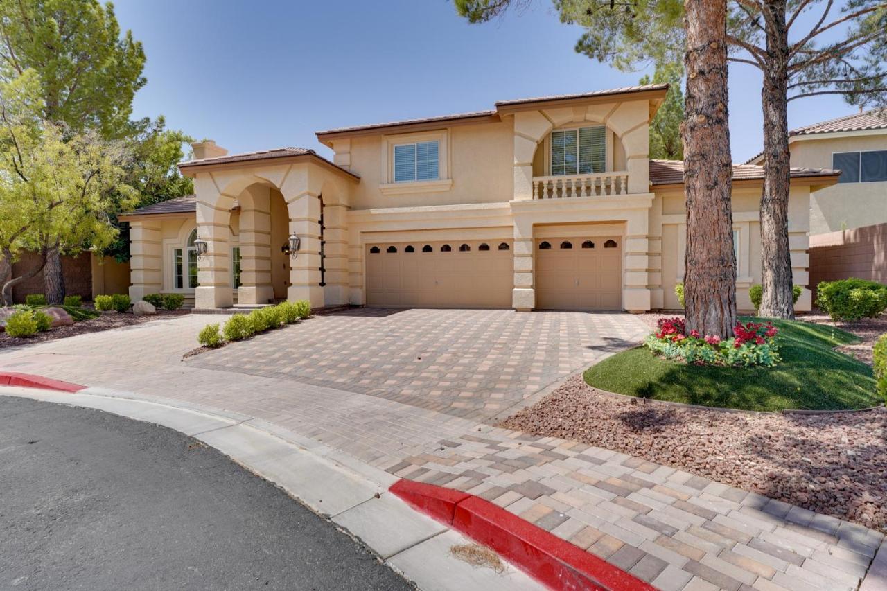 Elegant Las Vegas Home With Pool And Putting Green! エクステリア 写真